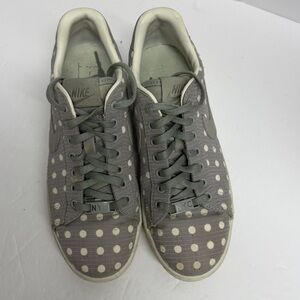Nike Women's Gray and White Polka Dot Sneakers Size 7
